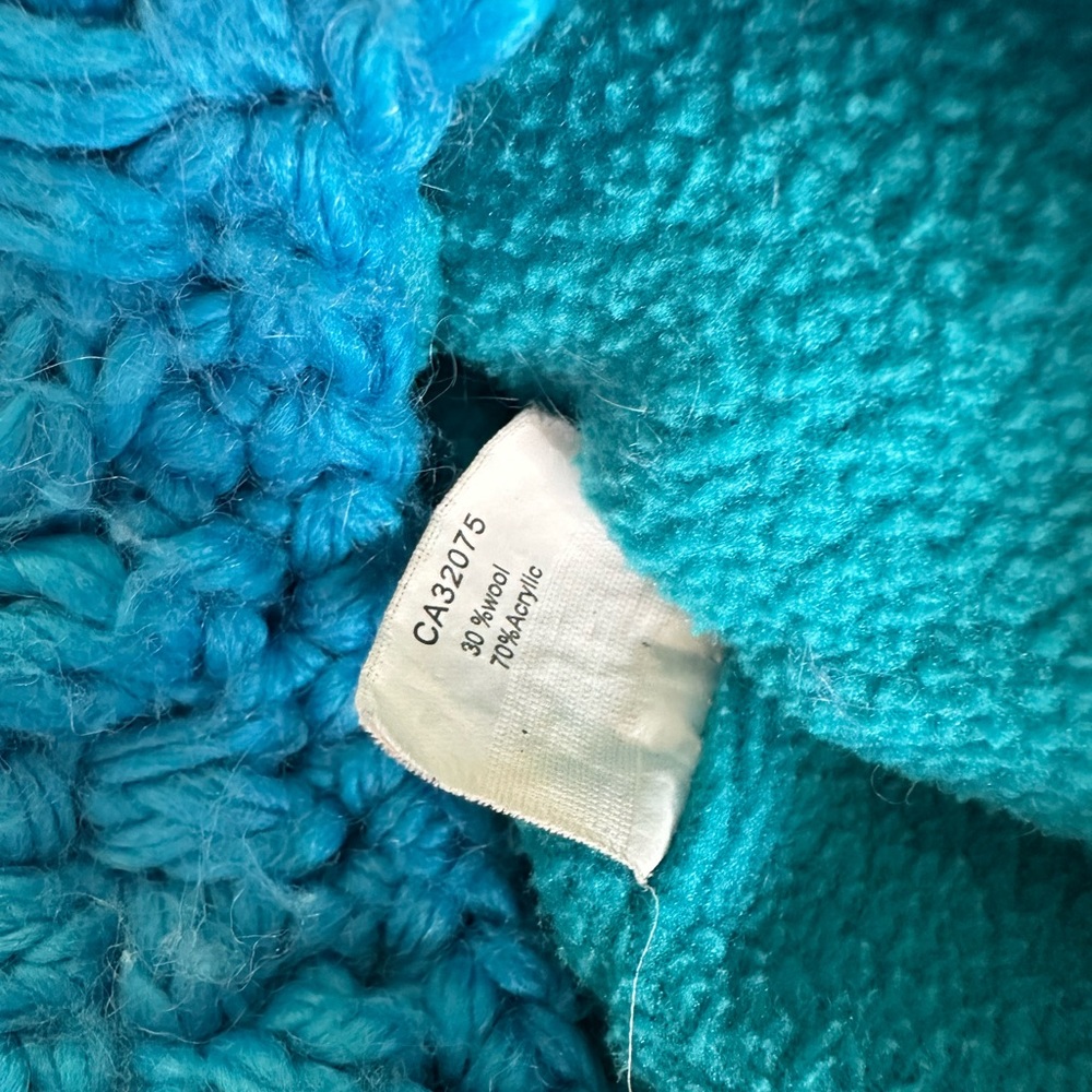 Winter Hat ❄️💙 - Picture 8 of 8